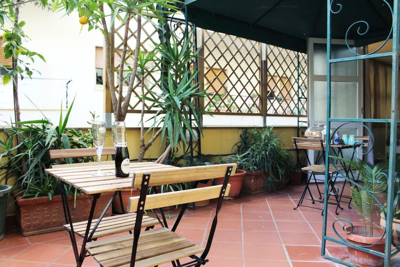 La Suite Del Prof Napoli Exterior foto