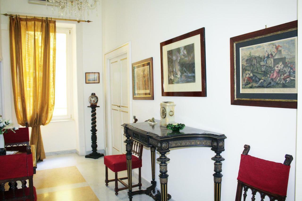 La Suite Del Prof Napoli Exterior foto