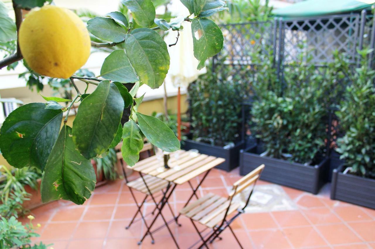 La Suite Del Prof Napoli Exterior foto