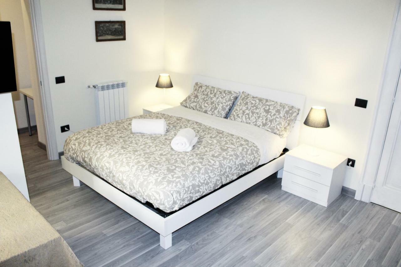 La Suite Del Prof Napoli Exterior foto